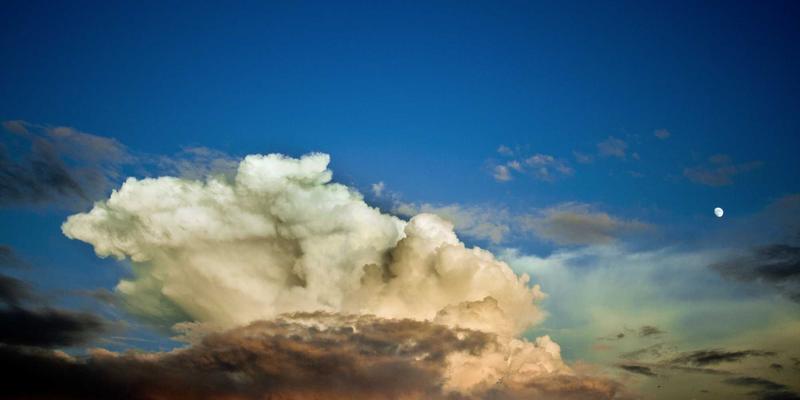 中国电子设备产业崛起：从电子元器件到工业自动化的创新之路